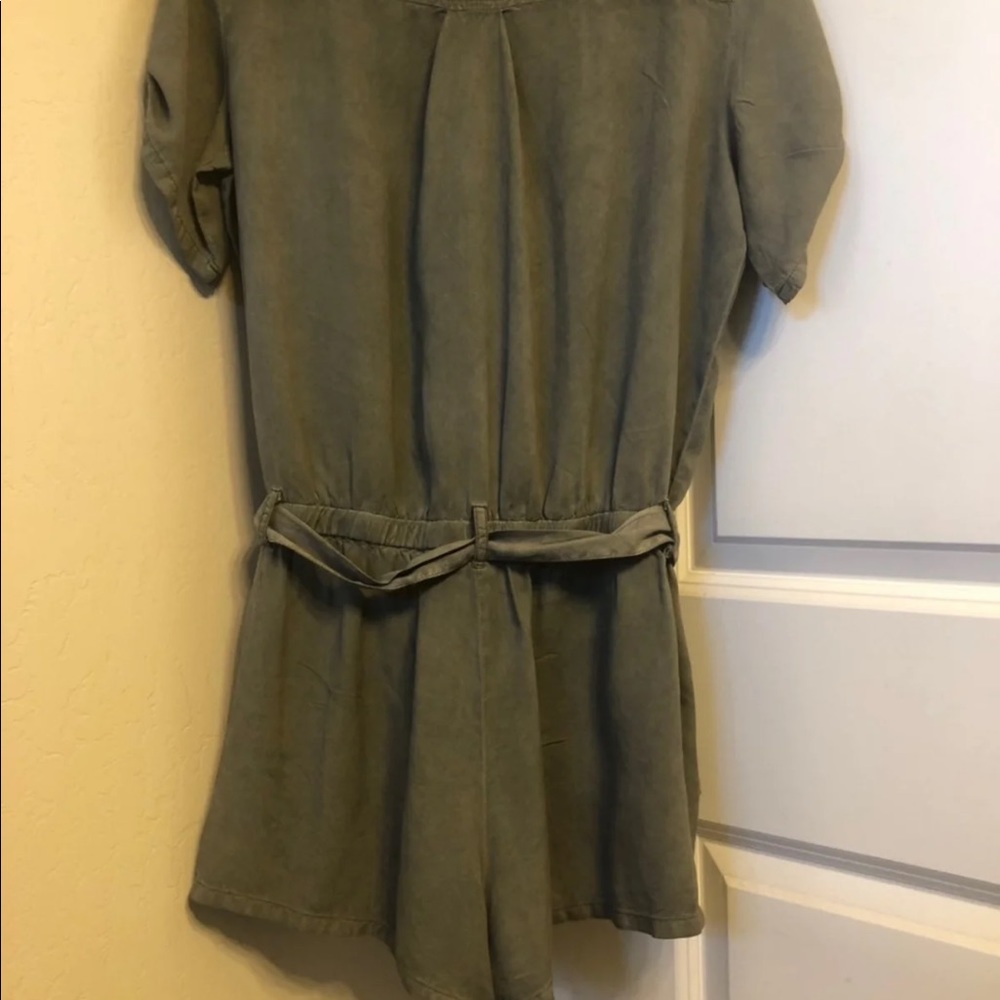 Guess Romper - Picture 2 of 7